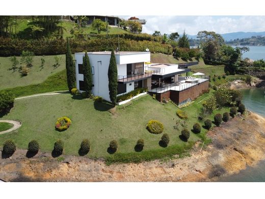 Luxury home in El Peñol, Yarumal