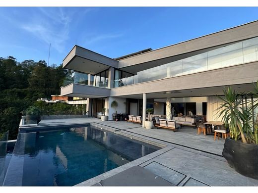 Загородный Дом, Медельин, Medellín