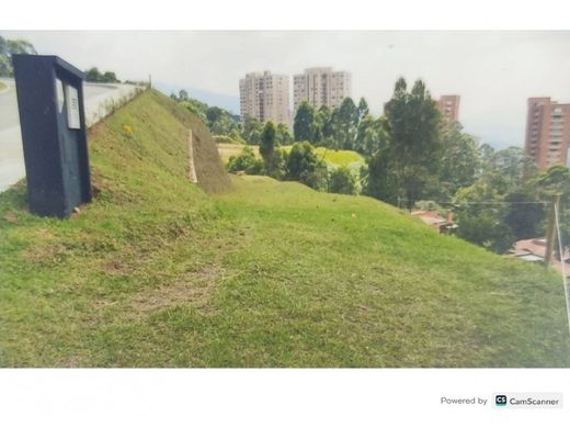 ‏קרקע ב  מדיין
, Medellín