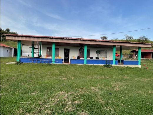 Cortijo o casa de campo en Aguadas, Departamento de Caldas