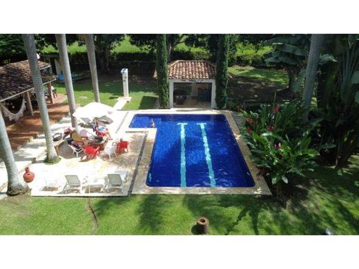 ﻣﻨﺰﻝ ﺭﻳﻔﻲ/ ﺑﻴﺖ ﻤﺰﺭﻋﺔ ﻓﻲ Santa Fe de Antioquia, Santafé de Antioquia