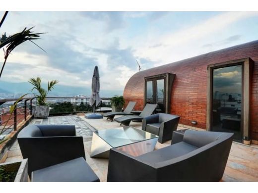 بنتهاوس ﻓﻲ ميديلين, Medellín