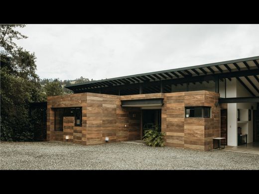 メデリン, Medellínのカントリーハウス