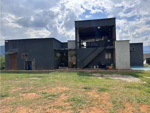 ‏בתים כפריים או חוות ב  Sabaneta, La Estrella