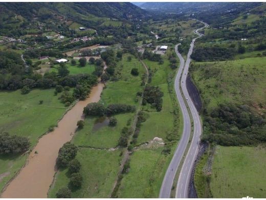 Terreno a Barbosa, Departamento de Antioquia