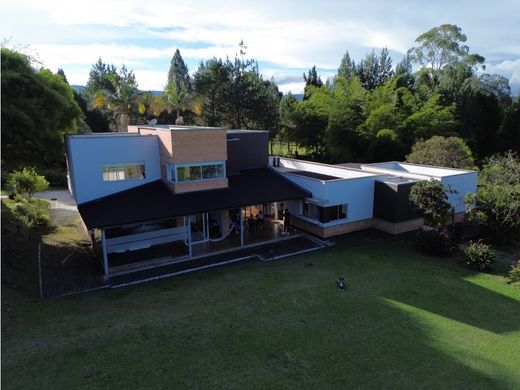 ‏בתים כפריים או חוות ב  Guarne, Departamento de Antioquia