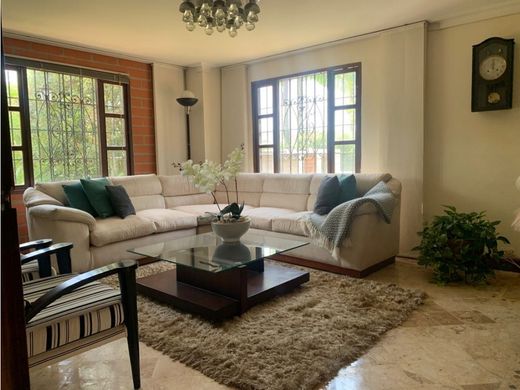 Элитный дом, Сабанета, La Estrella