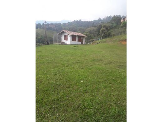 ‏בתים כפריים או חוות ב  Girardota, Departamento de Antioquia