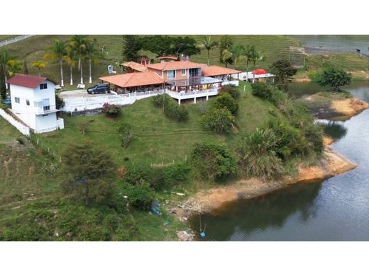 Country House in El Peñol, Yarumal