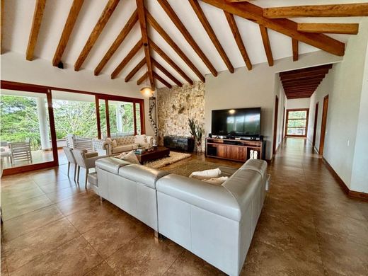 منزل ﻓﻲ Carmen de Viboral, El Carmen de Viboral