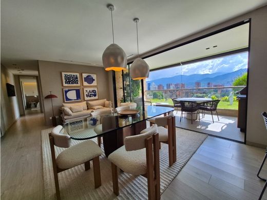 Apartment / Etagenwohnung in Medellín, Departamento de Antioquia
