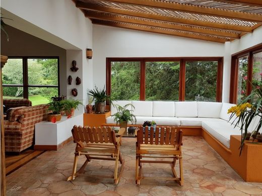 منزل ريفي ﻓﻲ Envigado, Departamento de Antioquia