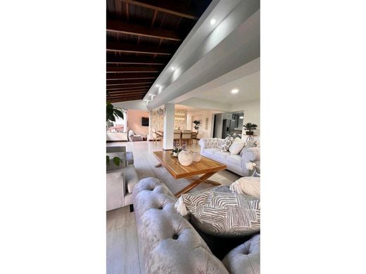 Πολυτελή κατοικία σε Μεδεγίν, Medellín