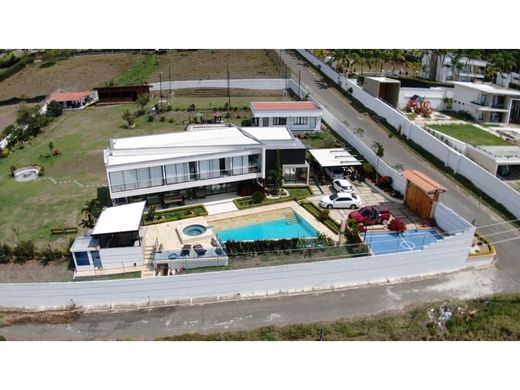 Farmhouse in Calima, Buenaventura