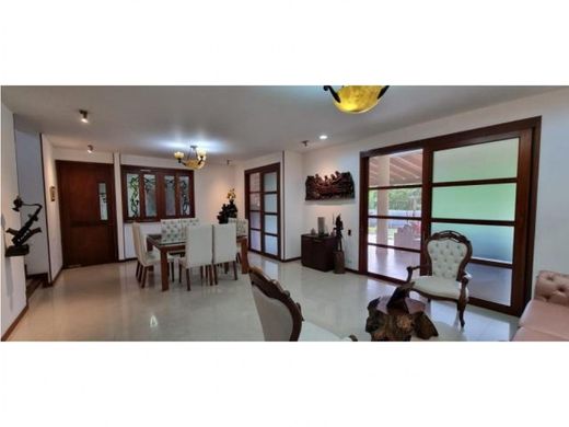 Köy evi Cali, Departamento del Valle del Cauca