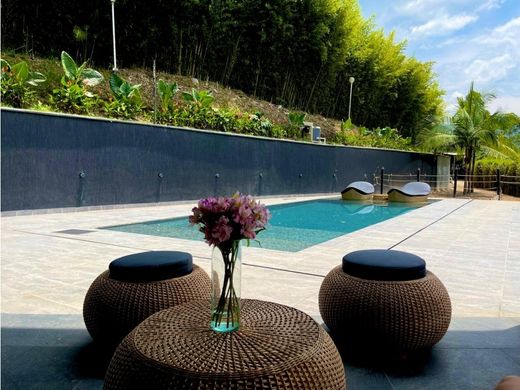 Lüks ev Sabaneta, La Estrella