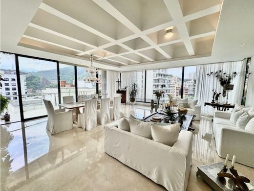 Apartment / Etagenwohnung in Cali, Departamento del Valle del Cauca