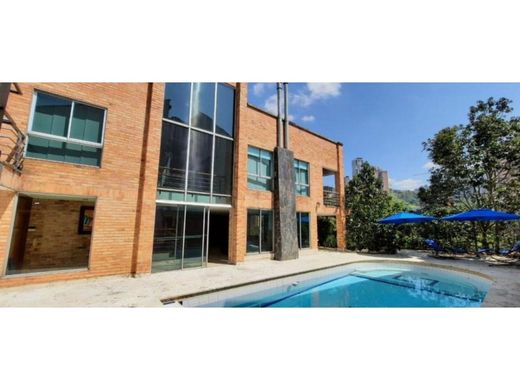 Maison de luxe à Sabaneta, La Estrella