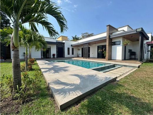 Casa de luxo - Villavicencio, Departamento del Meta
