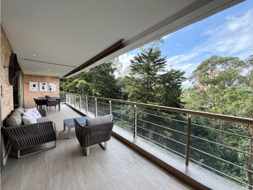 Apartment / Etagenwohnung in Medellín, Departamento de Antioquia