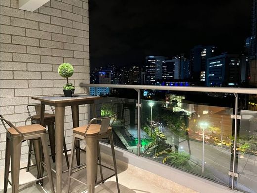 Apartment / Etagenwohnung in Medellín, Departamento de Antioquia