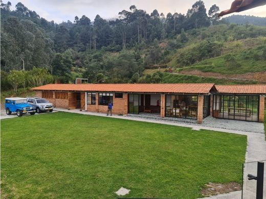 Landsitz in Medellín, Departamento de Antioquia