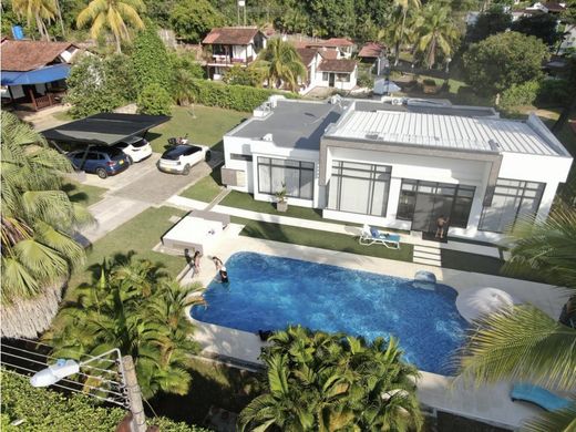 Luxury home in Melgar, Departamento de Tolima