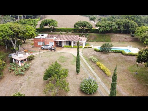 郊区住宅  Girardota, Departamento de Antioquia