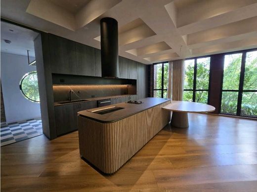 Piso / Apartamento en Medellín, Departamento de Antioquia