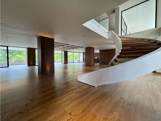 Apartment / Etagenwohnung in Medellín, Departamento de Antioquia