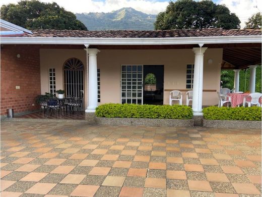 Gutshaus oder Landhaus in Copacabana, Departamento de Antioquia
