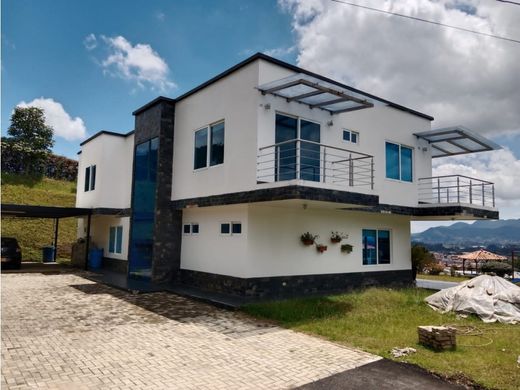 Luxe woning in La Ceja, Departamento de Antioquia