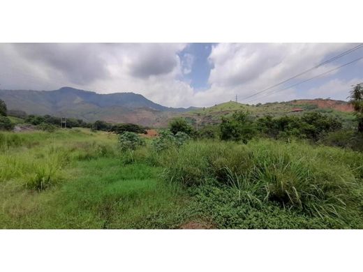 Grundstück in Yumbo, Departamento del Valle del Cauca
