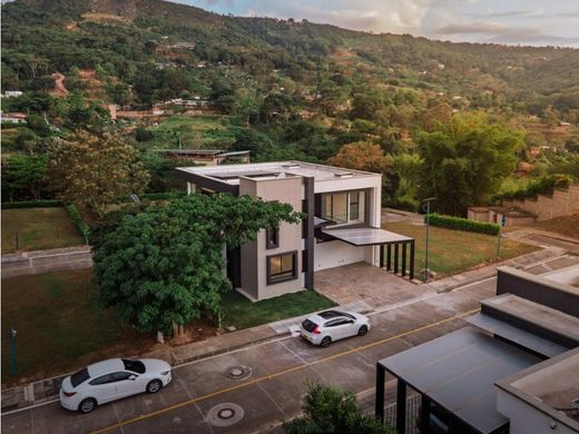Luxury home in Floridablanca, Departamento de Santander
