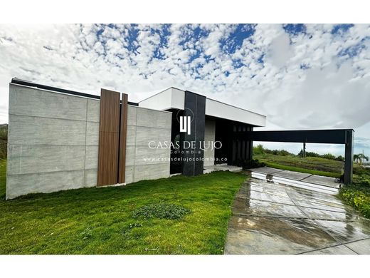 Загородный Дом, Перейра, Pereira