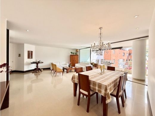 Apartment / Etagenwohnung in Cali, Departamento del Valle del Cauca
