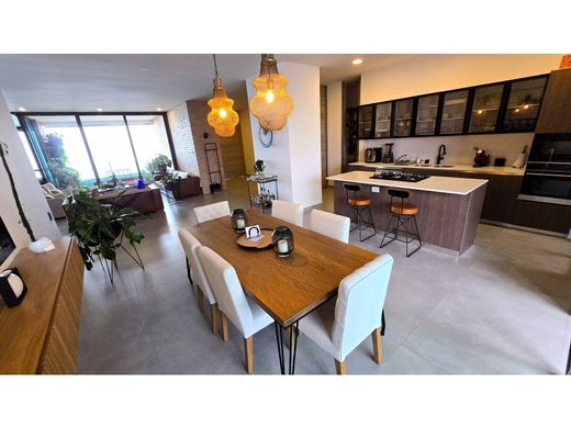 Apartment / Etagenwohnung in Medellín, Departamento de Antioquia
