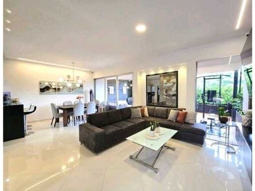 Envigado, Departamento de Antioquiaの高級住宅