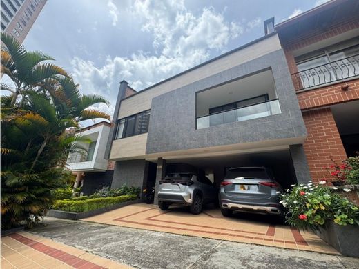 Luxus-Haus in Sabaneta, La Estrella