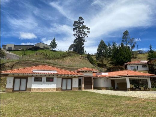 ‏בתים כפריים או חוות ב  Carmen de Viboral, El Carmen de Viboral