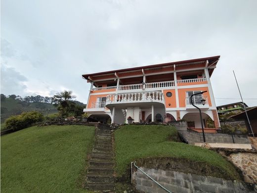 Casa de campo en Dos Quebradas, Dosquebradas