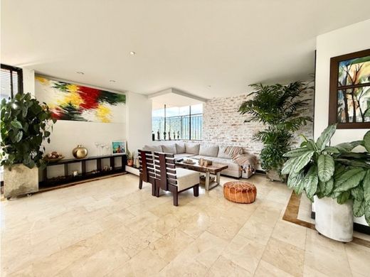 Apartment / Etagenwohnung in Cali, Departamento del Valle del Cauca