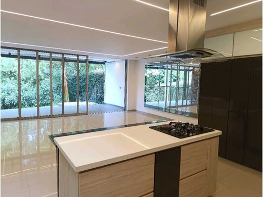 Luxus-Haus in Envigado, Departamento de Antioquia