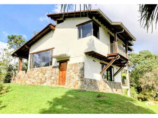 Santa Helena, Medellínの高級住宅