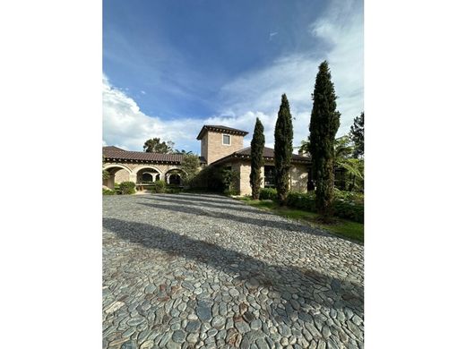 منزل ريفي ﻓﻲ Envigado, Departamento de Antioquia