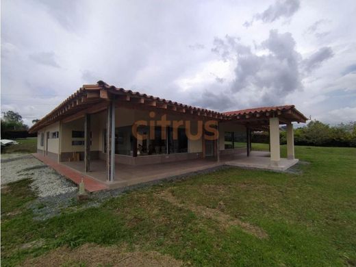 منزل ﻓﻲ La Ceja, Departamento de Antioquia