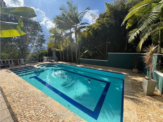 호화 저택 / 메데인, Medellín