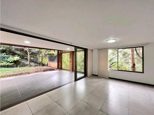 Luxus-Haus in Envigado, Departamento de Antioquia