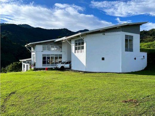 ‏בתים כפריים או חוות ב  Ebéjico, Departamento de Antioquia