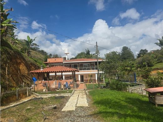 Εξοχική κατοικία σε El Peñol, Yarumal